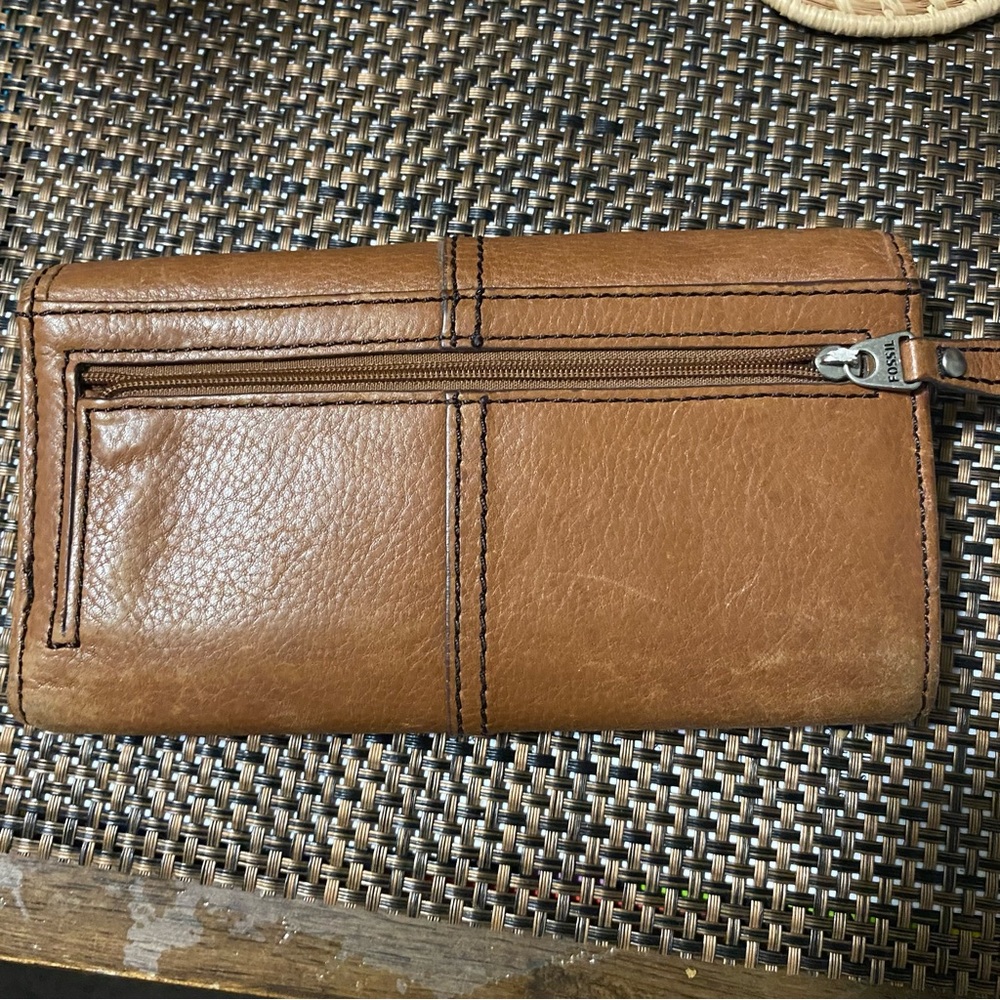 Fossil Tan Leather Wallet with ID Window - Picture 4 of 4